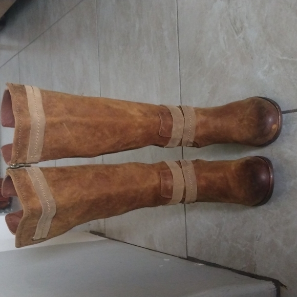 UGG Shoes - UGG Distressed Boots